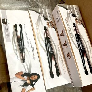 15 Black and rose gold straightener